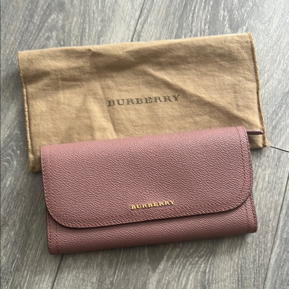 Authentic Burberry Pink large Leather Wallet with Pebbled Texture